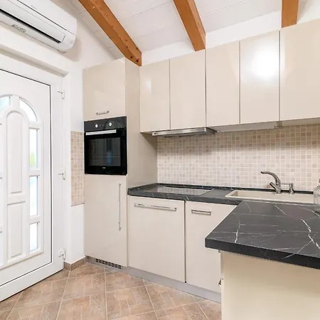 Biskupije Veronika Marija Holiday home Medulin