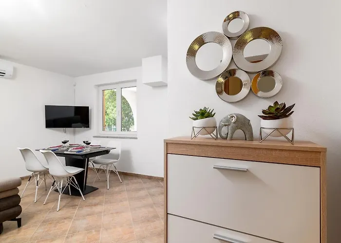 Biskupije Veronika Marija * Μεντουλίν