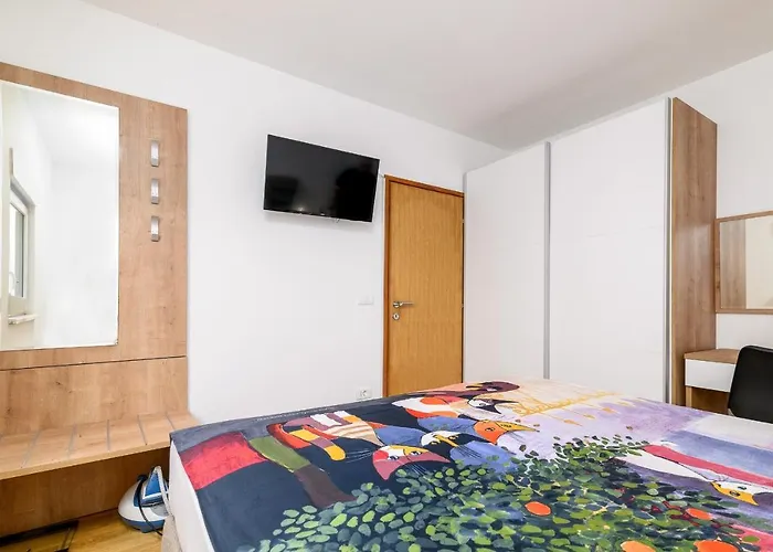 Biskupije Veronika Marija Μεντουλίν